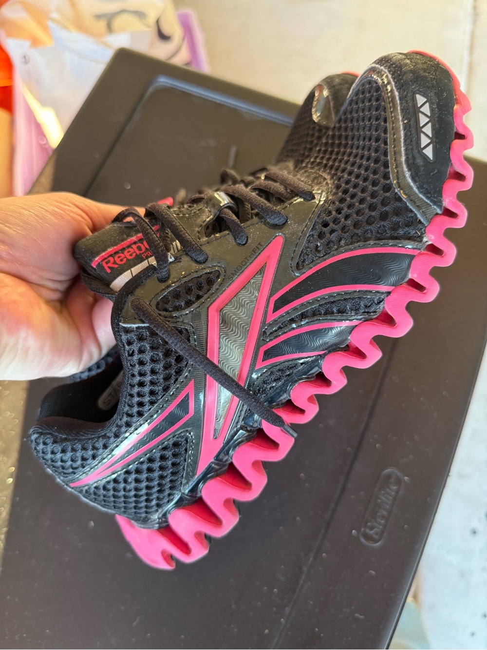 Reebok Black and Pink Zigzag Women’s Athletic Shoes